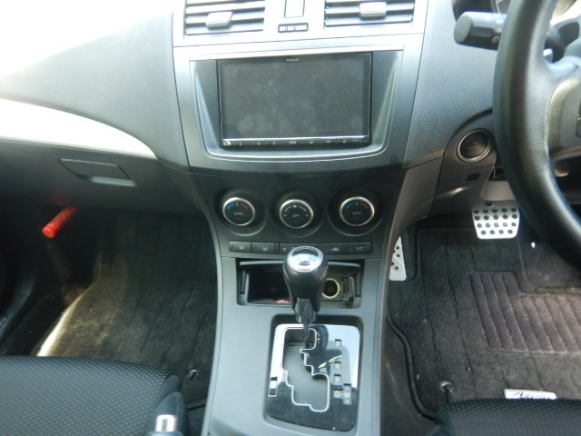 MAZDA AXELA 2012
